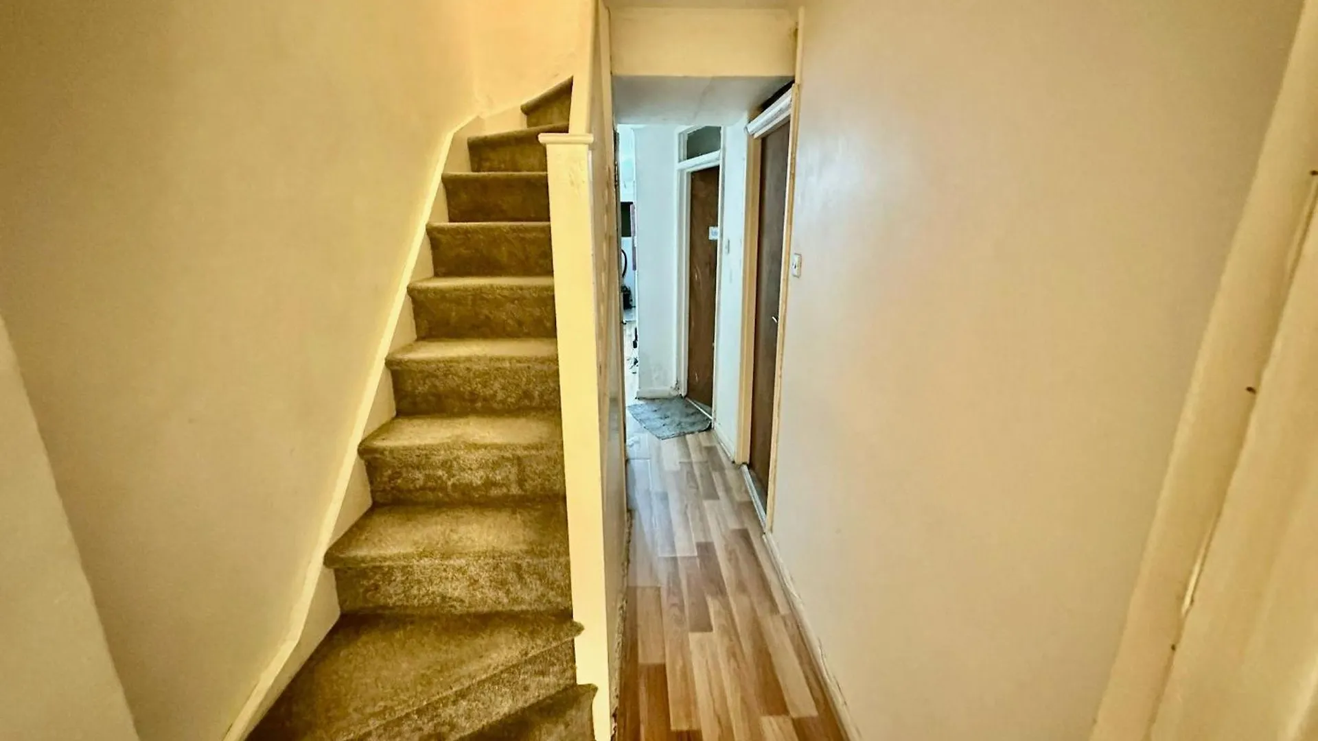 Private Room In Trendy East London Guest house